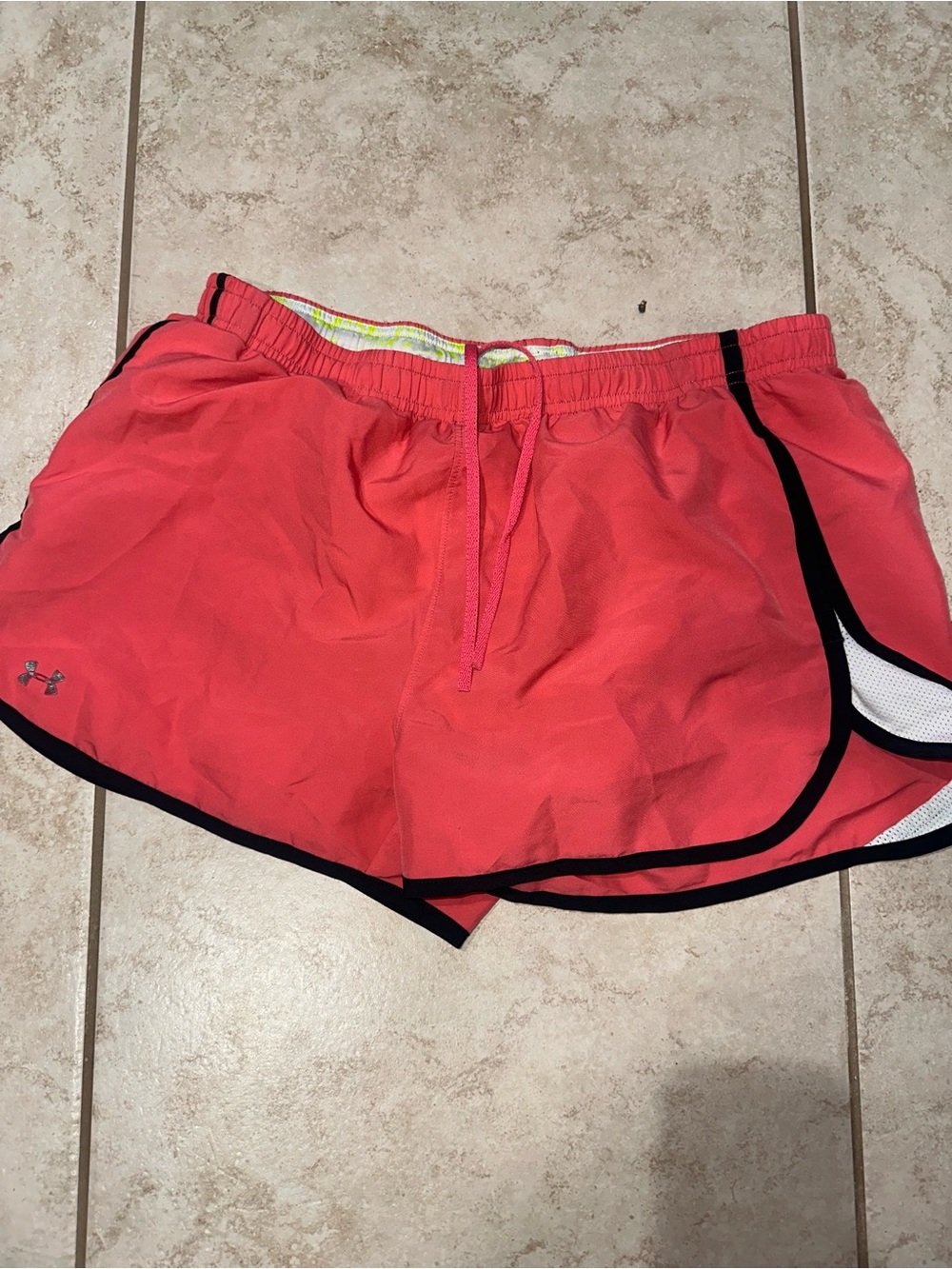 Under Armour Salmon Colored L Gym Shorts